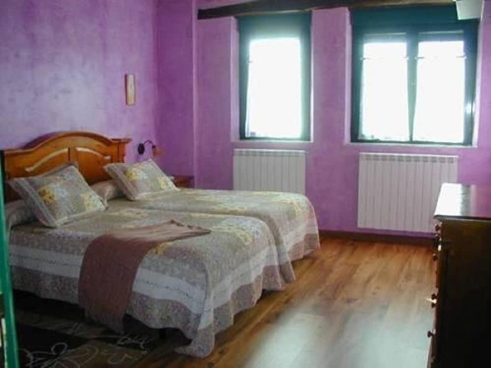Hosteria Casa Flor Murias de Rechivaldo Esterno foto